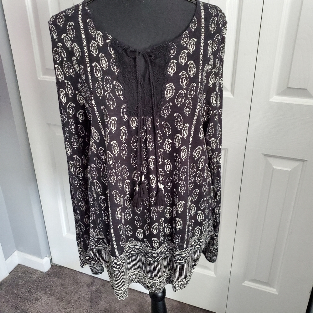 2/$15 EUC Lucky Brand peasant top